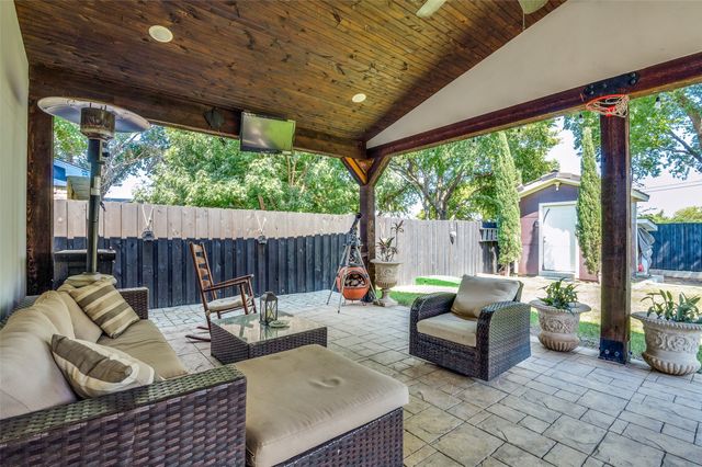 1122 Independence Trail, Grand Prairie, TX 75052