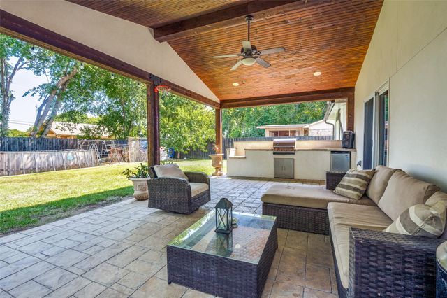 1122 Independence Trail, Grand Prairie, TX 75052