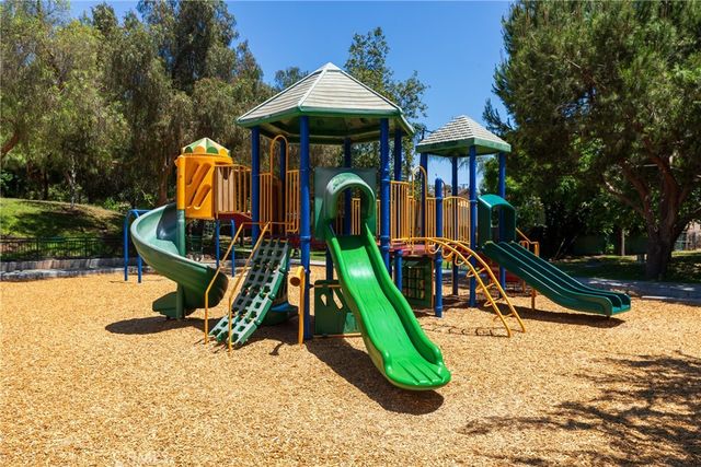 1700 W El Portal, La Habra, CA 90631