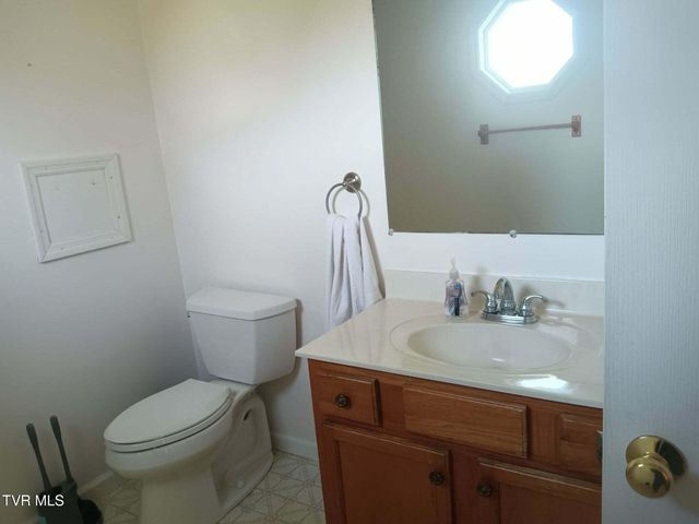 14512 White Top View, Abingdon, VA 24210