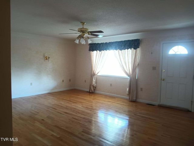14512 White Top View, Abingdon, VA 24210
