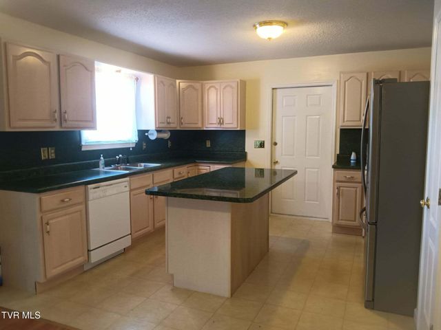 14512 White Top View, Abingdon, VA 24210