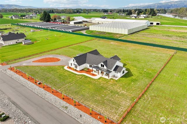 270 Tulip Lane, Woodland, WA 98674