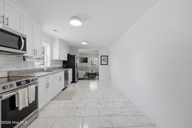 901 Tuscarora Avenue, Elizabeth City, NC 27909