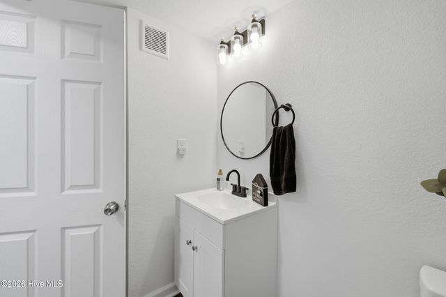 901 Tuscarora Avenue, Elizabeth City, NC 27909