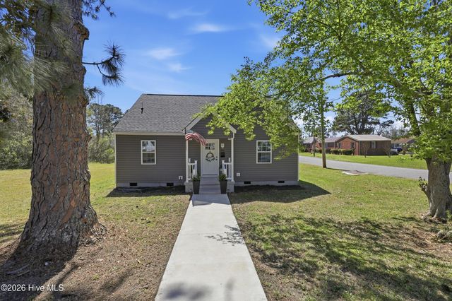 901 Tuscarora Avenue, Elizabeth City, NC 27909