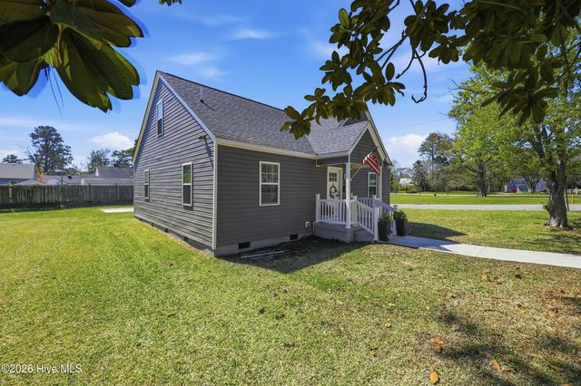 901 Tuscarora Avenue, Elizabeth City, NC 27909