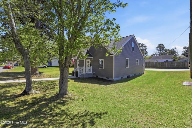 901 Tuscarora Avenue, Elizabeth City, NC 27909