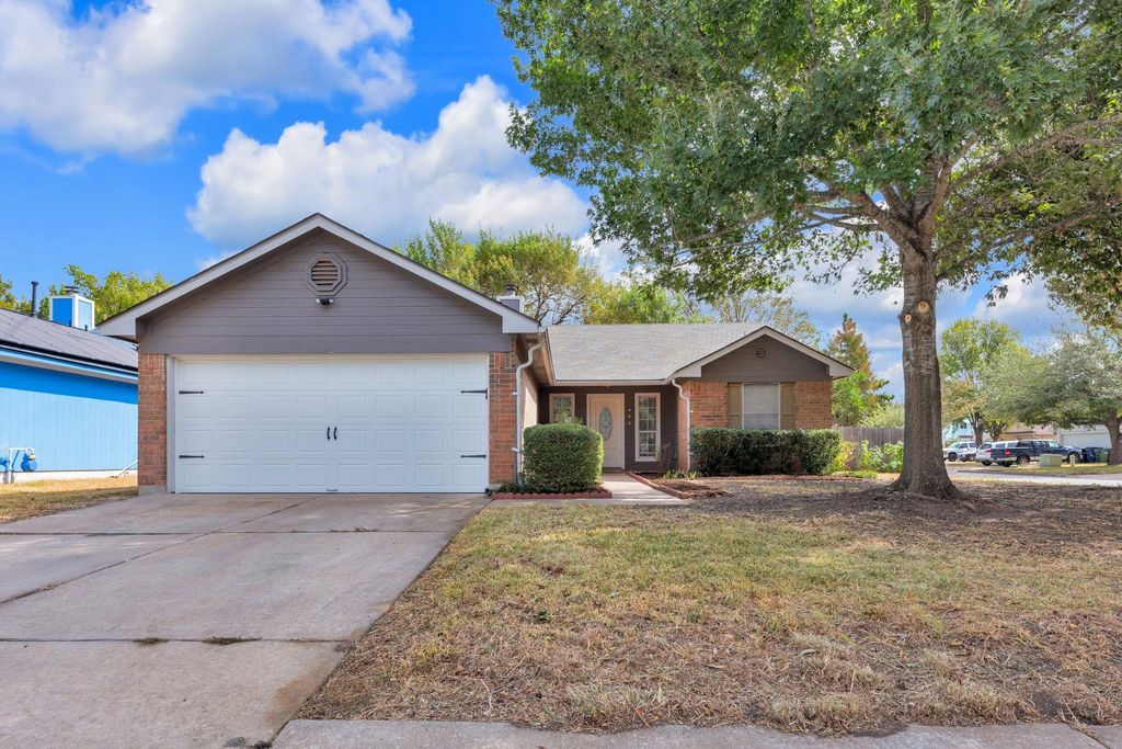 302 CLARKS WAY, Hutto, TX 78634