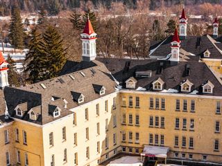 800 Cottageview Drive 403, Traverse City, MI 49684