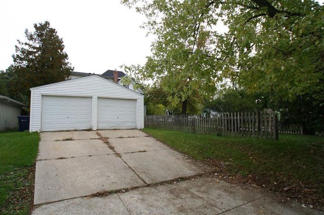 1130 Burr Oak Court, Janesville, WI 53545
