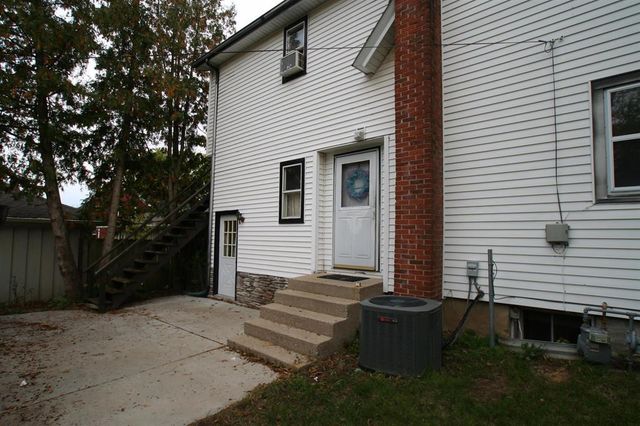 1130 Burr Oak Court, Janesville, WI 53545