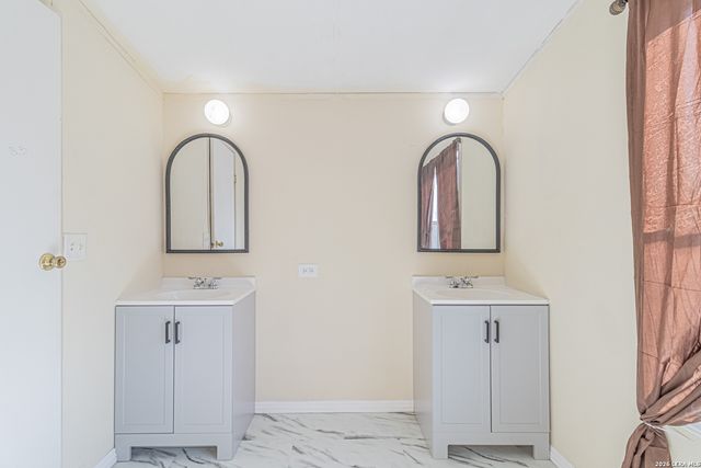 18065 County Road 163, Elmendorf, TX 78112