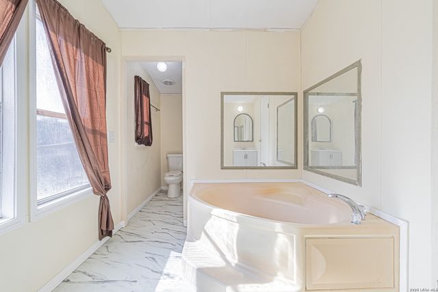 18065 County Road 163, Elmendorf, TX 78112