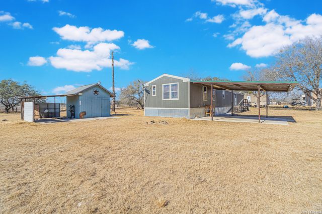 18065 County Road 163, Elmendorf, TX 78112