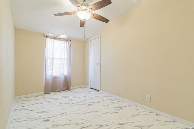 18065 County Road 163, Elmendorf, TX 78112