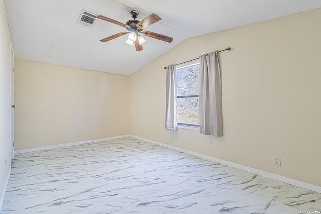 18065 County Road 163, Elmendorf, TX 78112