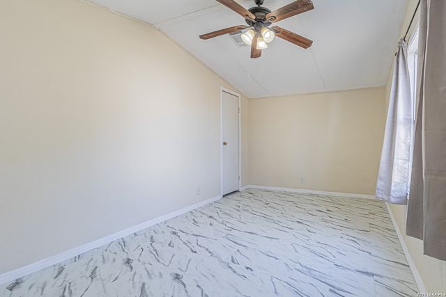 18065 County Road 163, Elmendorf, TX 78112