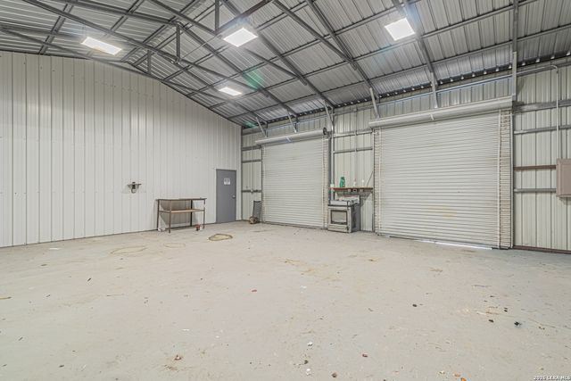 18065 County Road 163, Elmendorf, TX 78112