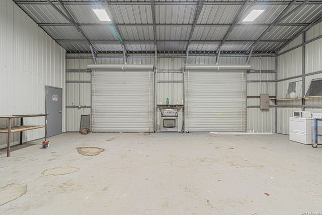 18065 County Road 163, Elmendorf, TX 78112