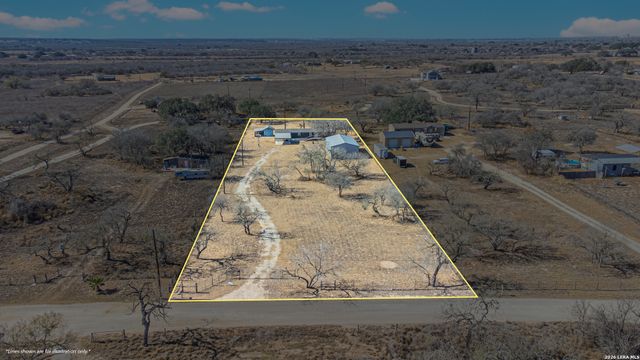 18065 County Road 163, Elmendorf, TX 78112