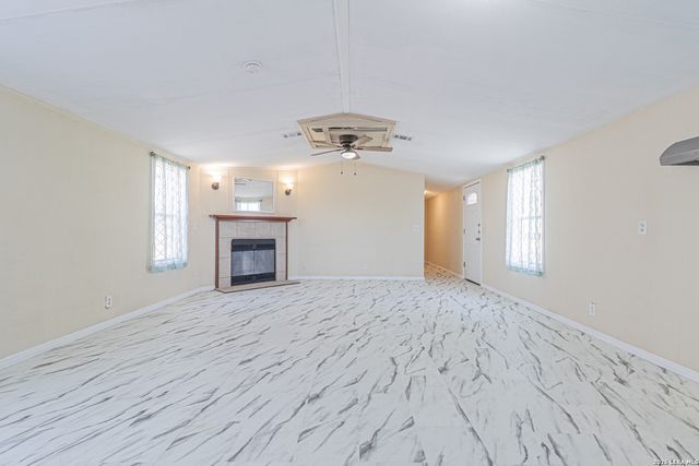 18065 County Road 163, Elmendorf, TX 78112