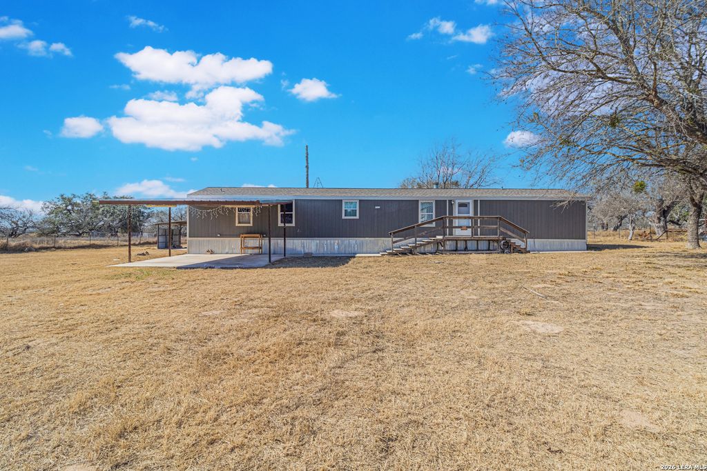 18065 County Road 163, Elmendorf, TX 78112