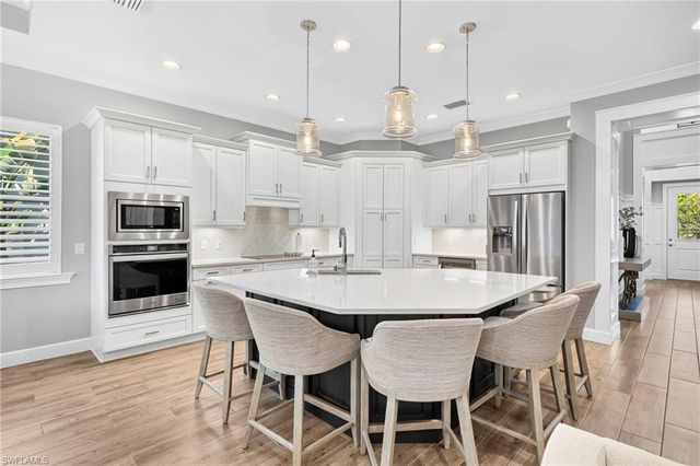 6343 Antigua WAY, Naples, FL 34113
