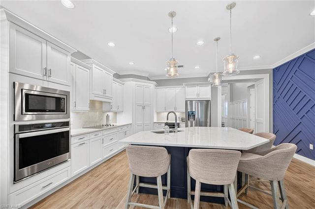 6343 Antigua WAY, Naples, FL 34113