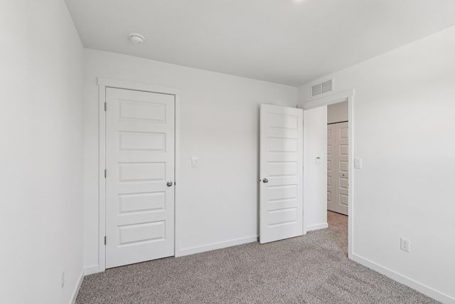 553 Yosemite Way, Mundelein, IL 60060