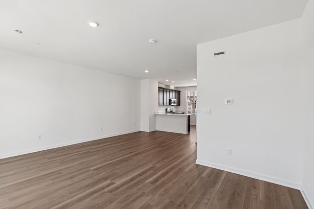 553 Yosemite Way, Mundelein, IL 60060