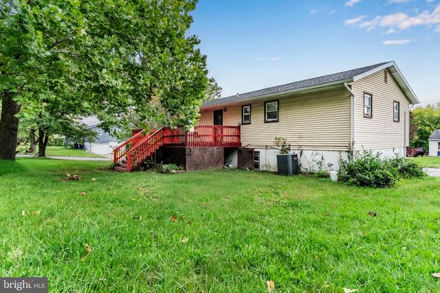 3620 TUDOR DR, Harrisburg, PA 17109