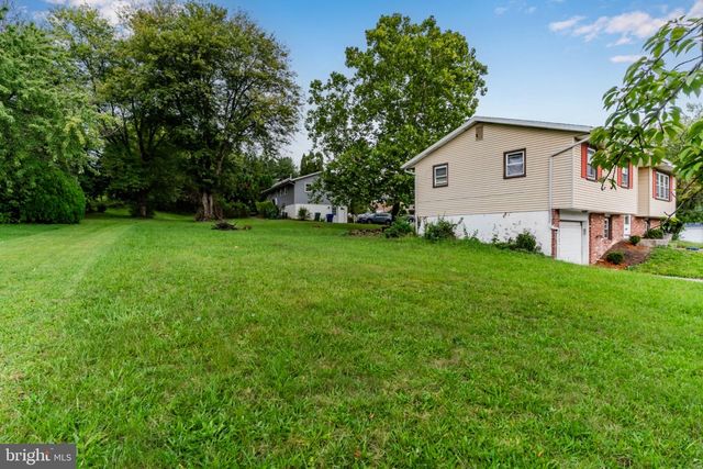3620 TUDOR DR, Harrisburg, PA 17109