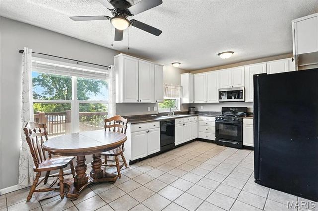 47 Valley View Drive, Saint Peters, MO 63376