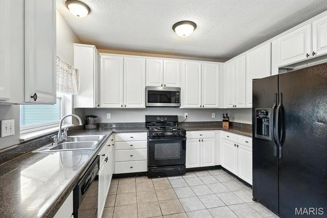 47 Valley View Drive, Saint Peters, MO 63376