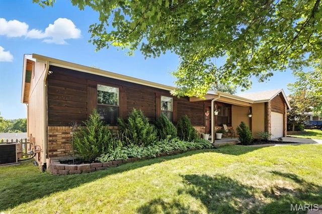 47 Valley View Drive, Saint Peters, MO 63376