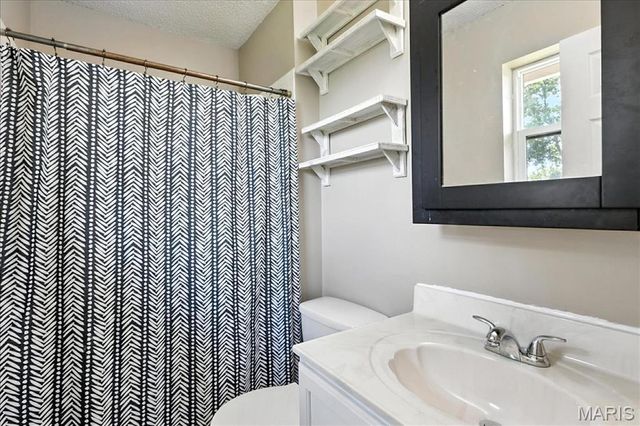 47 Valley View Drive, Saint Peters, MO 63376