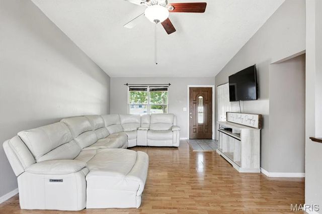 47 Valley View Drive, Saint Peters, MO 63376