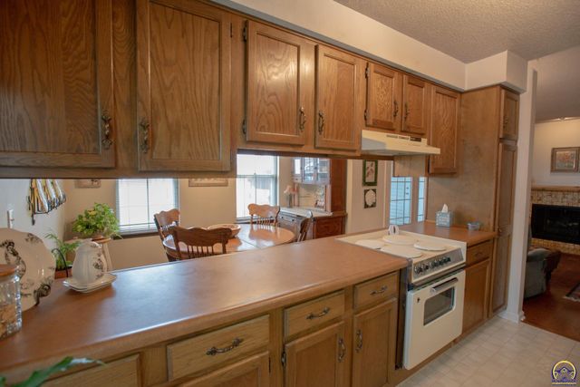 5815 SW 22nd Ter Apt 1, Topeka, KS 66614