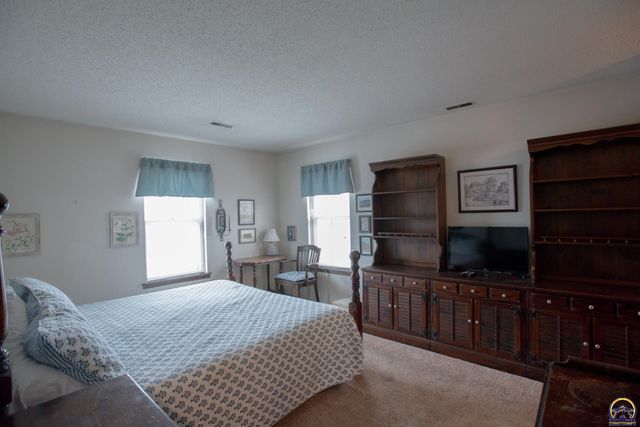 5815 SW 22nd Ter Apt 1, Topeka, KS 66614