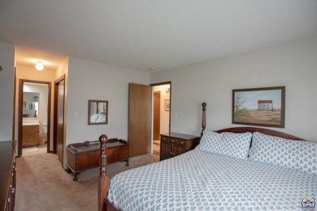 5815 SW 22nd Ter Apt 1, Topeka, KS 66614