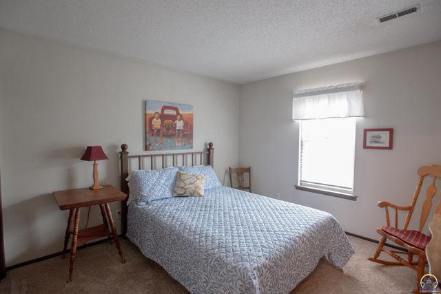 5815 SW 22nd Ter Apt 1, Topeka, KS 66614