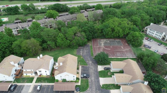 5815 SW 22nd Ter Apt 1, Topeka, KS 66614