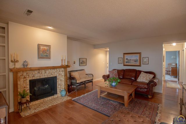 5815 SW 22nd Ter Apt 1, Topeka, KS 66614