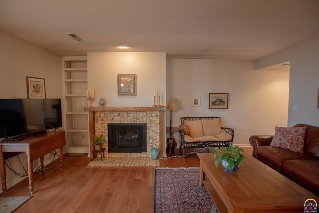 5815 SW 22nd Ter Apt 1, Topeka, KS 66614