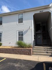 5815 SW 22nd Ter Apt 1, Topeka, KS 66614