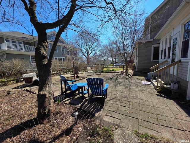 225 E Harpole Street, Williamsville, IL 62693