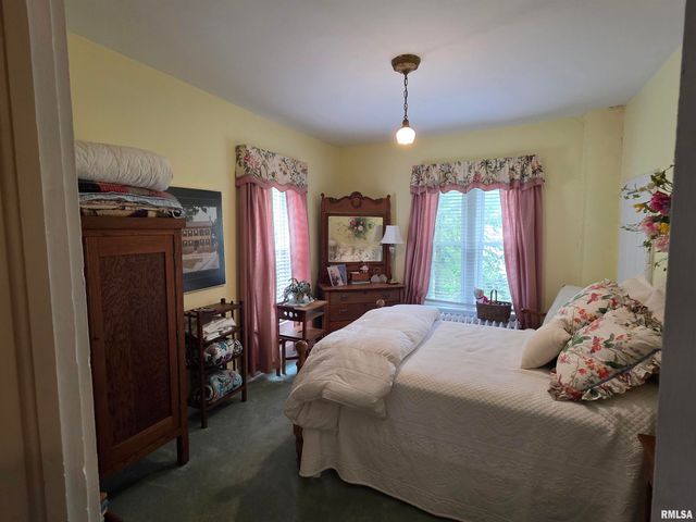 225 E Harpole Street, Williamsville, IL 62693