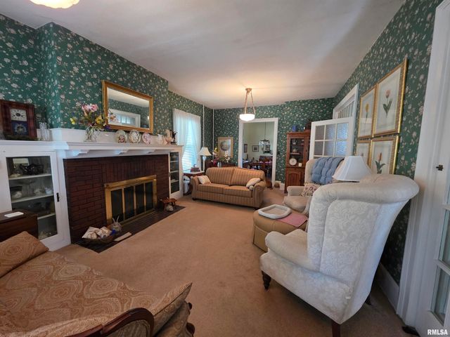 225 E Harpole Street, Williamsville, IL 62693