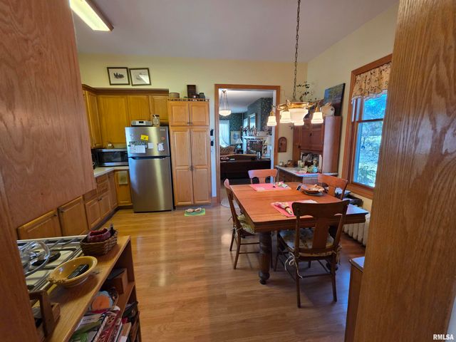 225 E Harpole Street, Williamsville, IL 62693